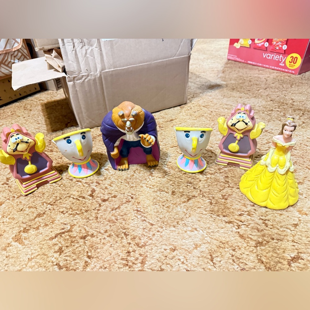 Vintage Pizza Hut Beauty And The Beast Hand puppet Lot